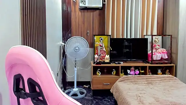 imallyoures69 online show from July 9, 2026, 12:26 am
