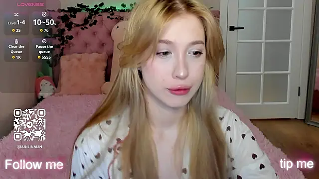 Snapshot of LightStar_18 chatting on November 27, 2025, 3:25 pm LightStar 18 online show from November 27, 2025, 3:25 pm