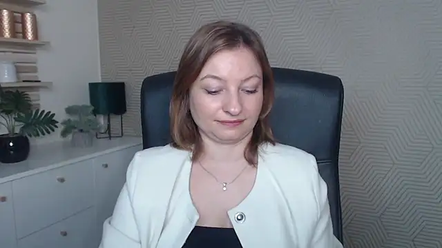 angelaSamt online show from November 14, 2025, 6:34 am