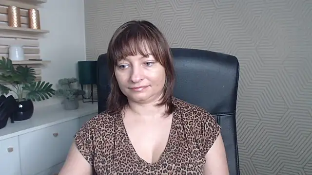 angelaSamt online show from December 16, 2025, 6:40 am