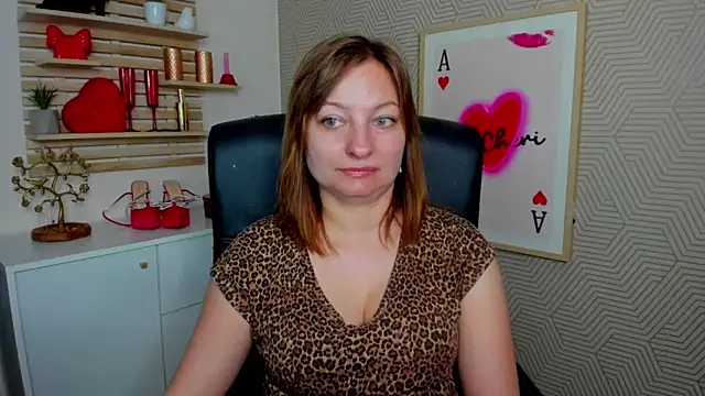 angelaSamt online show from May 4, 2026, 5:36 am