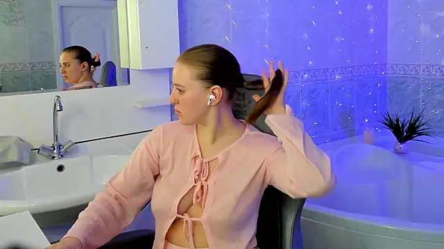 Alice Cire online show from March 12, 2026, 4:40 am