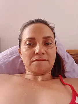 Snapshot of Amanda39 chatting on May 10, 2026, 12:54 pm Amanda39 online show from May 10, 2026, 12:54 pm