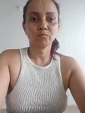Snapshot of Amanda39 chatting on May 26, 2026, 9:44 pm Amanda39 online show from May 26, 2026, 9:44 pm