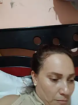 Snapshot of Amanda39 chatting on July 3, 2026, 9:32 pm Amanda39 online show from July 3, 2026, 9:32 pm