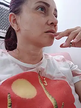 Snapshot of Amanda39 chatting on August 1, 2026, 10:19 pm Amanda39 online show from August 1, 2026, 10:19 pm
