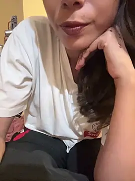 Snapshot of Romantic-jeeva chatting on October 13, 2025, 3:01 pm Romantic-jeeva online show from October 13, 2025, 3:01 pm