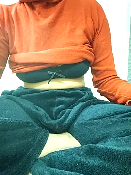 Snapshot of Romantic-jeeva chatting on November 30, 2025, 6:12 pm Romantic-jeeva online show from November 30, 2025, 6:12 pm