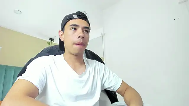 Muscle Scott online show from September 22, 2025, 12:07 pm