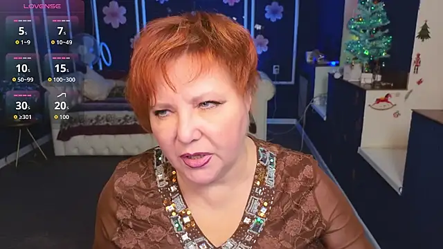 Kira Kenett online show from December 22, 2025, 8:33 am