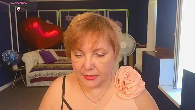 Snapshot of Kira_Kenett chatting on June 10, 2026, 6:12 am Kira Kenett online show from June 10, 2026, 6:12 am
