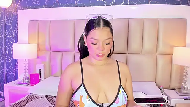 HatsaJones online show from March 4, 2026, 3:56 am