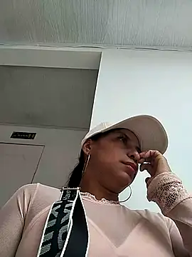 Snapshot of AnggelicaSwan21 chatting on November 20, 2025, 4:40 pm AnggelicaSwan21 online show from November 20, 2025, 4:40 pm