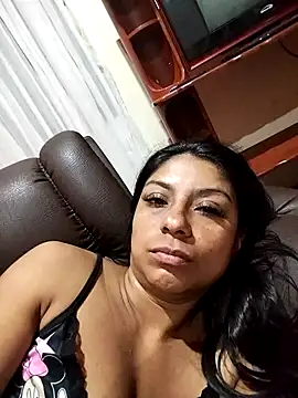 Snapshot of AnggelicaSwan21 chatting on December 15, 2025, 1:32 am AnggelicaSwan21 online show from December 15, 2025, 1:32 am