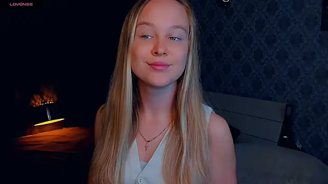 SoonMoor online show from September 14, 2025, 6:18 pm