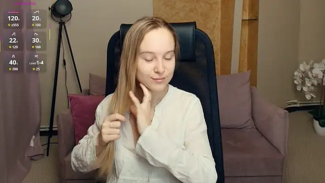 SoonMoor online show from December 18, 2025, 6:58 pm