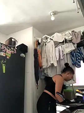 Snapshot of Paris_11 chatting on November 6, 2025, 2:29 pm Paris 11 online show from November 6, 2025, 2:29 pm