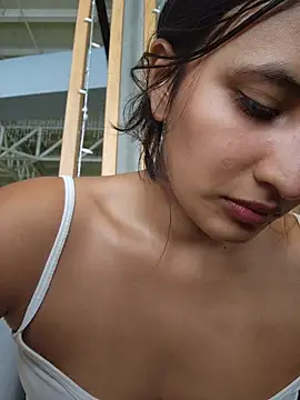 Snapshot of Rumy_2005 chatting on December 19, 2025, 1:29 pm Rumy 2005 online show from December 19, 2025, 1:29 pm