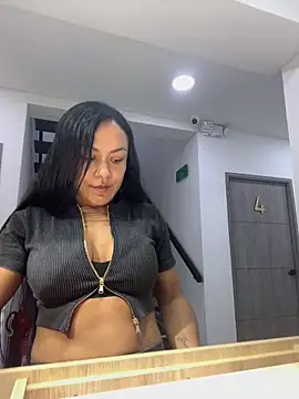 Snapshot of TiffanyyLam chatting on September 14, 2025, 11:20 am TiffanyyLam online show from September 14, 2025, 11:20 am