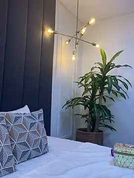 Snapshot of TiffanyyLam chatting on October 17, 2025, 10:51 am TiffanyyLam online show from October 17, 2025, 10:51 am