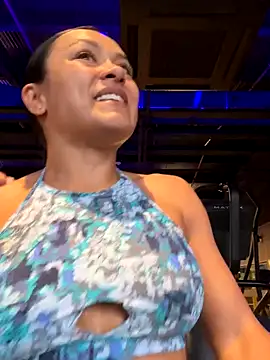 Snapshot of TiffanyyLam chatting on October 20, 2025, 11:54 am TiffanyyLam online show from October 20, 2025, 11:54 am