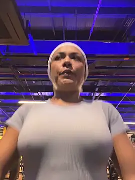 Snapshot of TiffanyyLam chatting on November 4, 2025, 10:47 am TiffanyyLam online show from November 4, 2025, 10:47 am