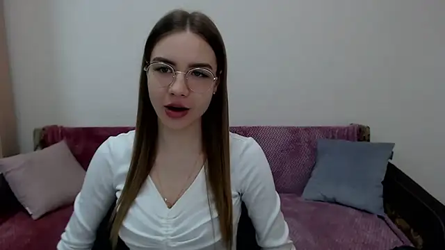 Snapshot of aSingleOne chatting on October 8, 2025, 8:28 pm aSingleOne online show from October 8, 2025, 8:28 pm