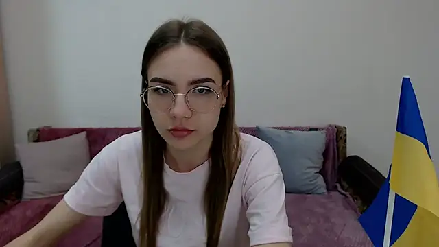 Snapshot of aSingleOne chatting on October 17, 2025, 8:00 pm aSingleOne online show from October 17, 2025, 8:00 pm