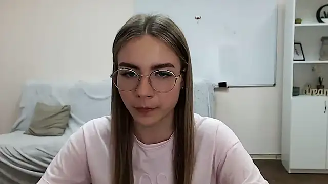 Snapshot of aSingleOne chatting on October 27, 2025, 5:28 pm aSingleOne online show from October 27, 2025, 5:28 pm