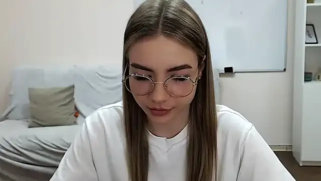 Snapshot of aSingleOne chatting on October 28, 2025, 8:33 pm aSingleOne online show from October 28, 2025, 8:33 pm