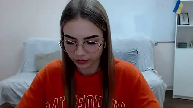 Snapshot of aSingleOne chatting on November 16, 2025, 6:13 pm aSingleOne online show from November 16, 2025, 6:13 pm