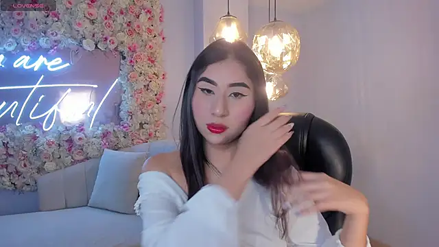 MayaMoretti  online show from October 21, 2025, 3:29 am