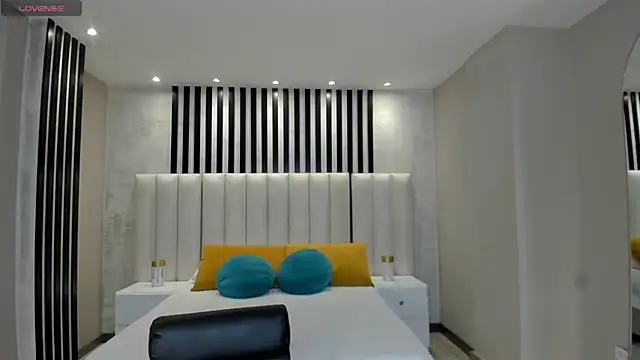 MayaMoretti  online show from February 1, 2026, 3:16 am