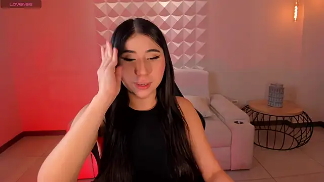 Snapshot of MayaMoretti_ chatting on May 29, 2026, 5:33 pm MayaMoretti online show from May 29, 2026, 5:33 pm