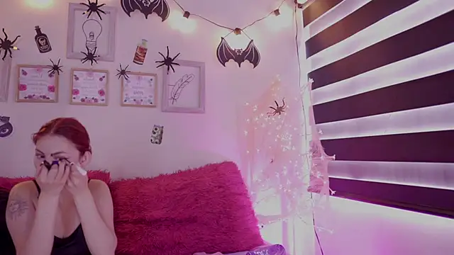 Rebecah 1 online show from October 15, 2025, 12:49 pm