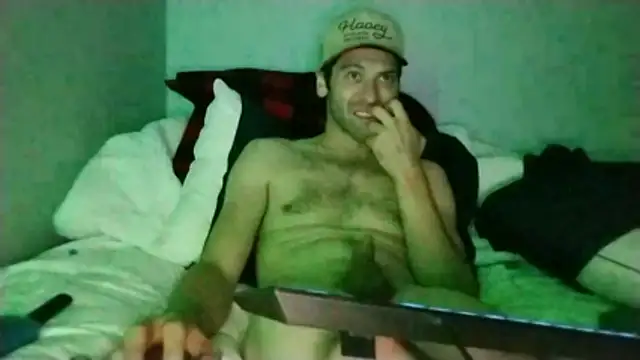 Snapshot of jerm16904 chatting on October 22, 2025, 4:02 am jerm16904 online show from October 22, 2025, 4:02 am