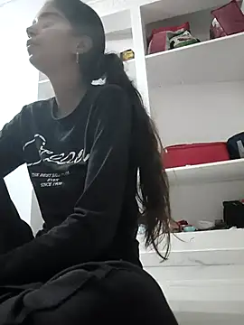 Snapshot of Hot-Soniya2 chatting on September 9, 2025, 6:02 am Hot-Soniya2 online show from September 9, 2025, 6:02 am