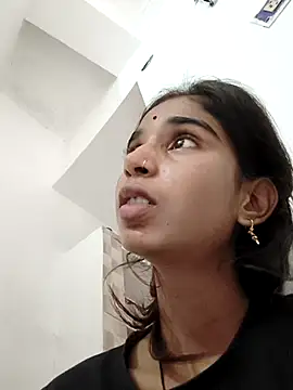 Snapshot of Hot-Soniya2 chatting on October 4, 2025, 6:11 am Hot-Soniya2 online show from October 4, 2025, 6:11 am