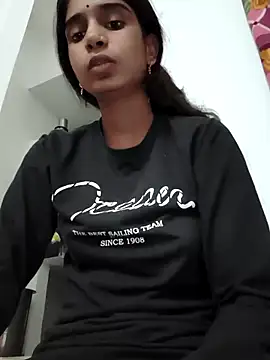 Snapshot of Hot-Soniya2 chatting on November 2, 2025, 8:33 pm Hot-Soniya2 online show from November 2, 2025, 8:33 pm