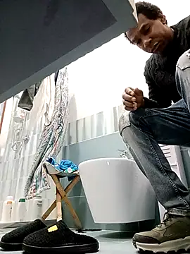 estrogeni online show from January 10, 2026, 9:30 pm