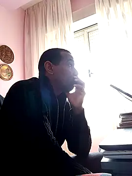 Snapshot of estrogeni chatting on April 23, 2026, 9:30 am estrogeni online show from April 23, 2026, 9:30 am