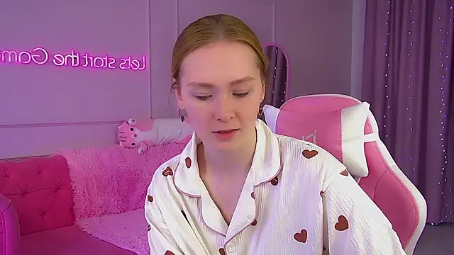 AgataFoxley online show from October 6, 2025, 7:06 am