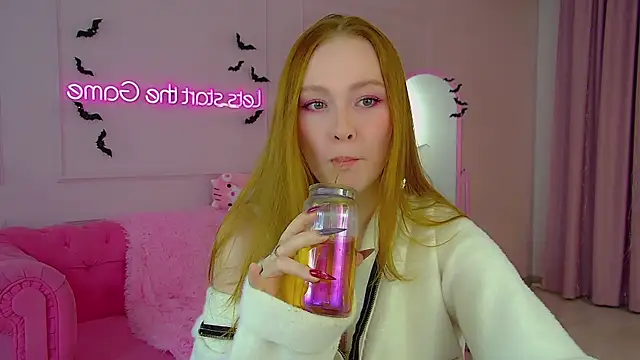 AgataFoxley online show from October 20, 2025, 7:20 am