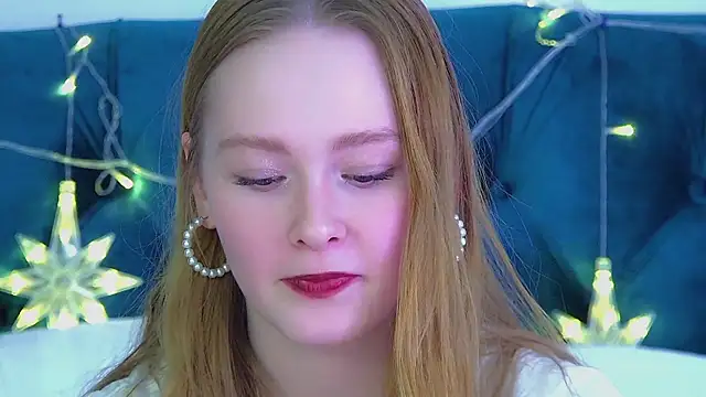 AgataFoxley online show from December 17, 2025, 6:14 pm