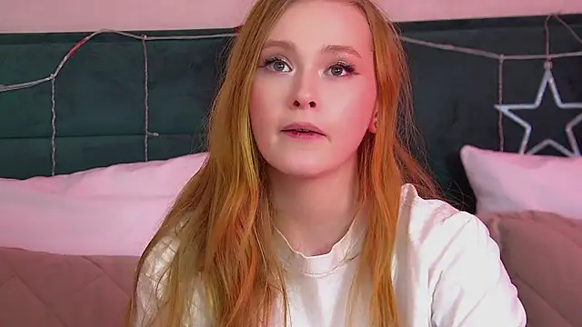 AgataFoxley online show from December 18, 2025, 8:59 pm