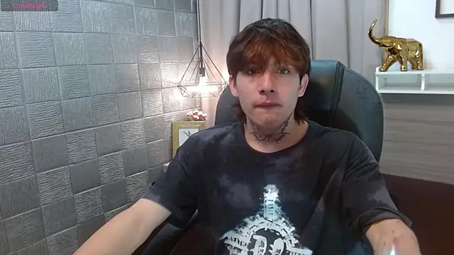 Iantwink18 online show from September 25, 2025, 5:27 pm