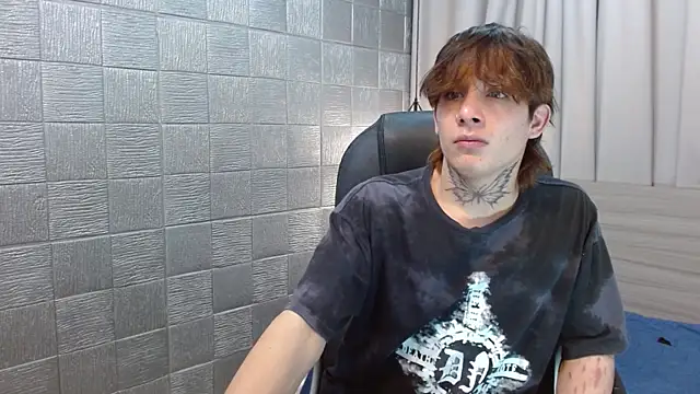 Iantwink18 online show from October 5, 2025, 8:29 pm