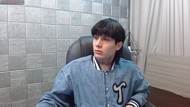 Iantwink18 online show from December 4, 2025, 12:42 am