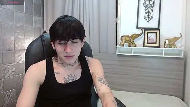 Iantwink18 online show from December 20, 2025, 9:44 pm