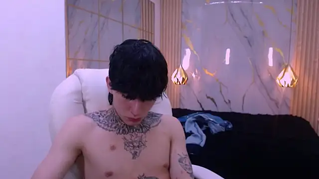 Iantwink18 online show from March 10, 2026, 4:06 am